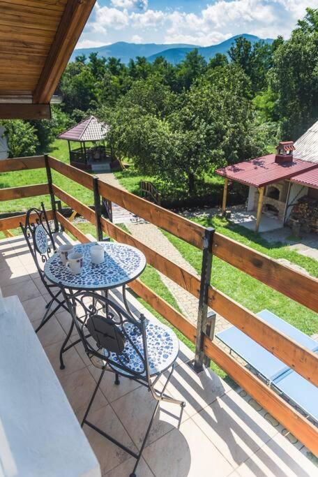 Horace Guesthouse Pool & Hot Tub & Bikes & River Dejani ภายนอก รูปภาพ