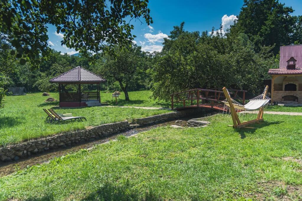 Horace Guesthouse Pool & Hot Tub & Bikes & River Dejani ภายนอก รูปภาพ