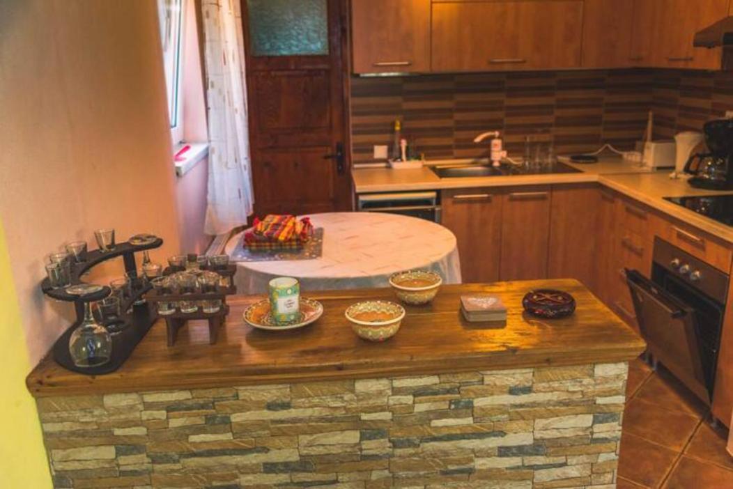 Horace Guesthouse Pool & Hot Tub & Bikes & River Dejani ภายนอก รูปภาพ