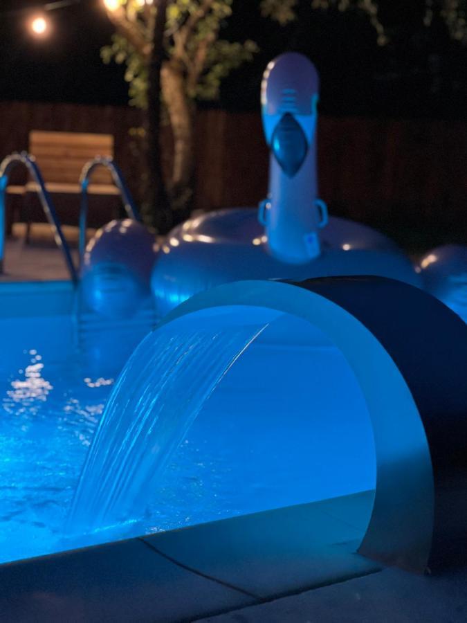 Horace Guesthouse Pool & Hot Tub & Bikes & River Dejani ภายนอก รูปภาพ