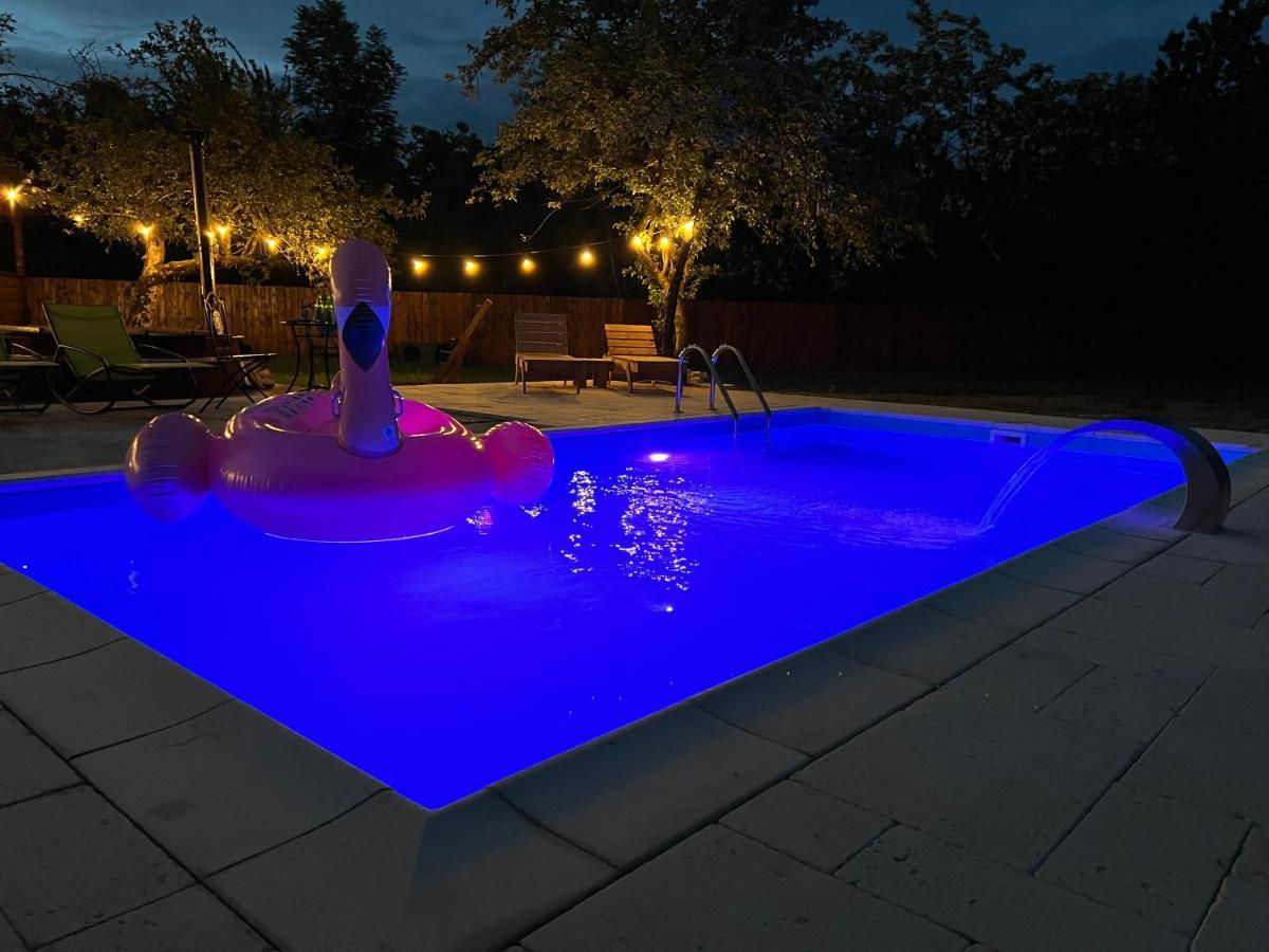 Horace Guesthouse Pool & Hot Tub & Bikes & River Dejani ภายนอก รูปภาพ